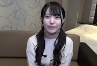 大庆哥和朋友的骚媳妇酒店情趣装从沙发干到床上还抱起深入 中途接个儿子电话 听呻吟爽到不行